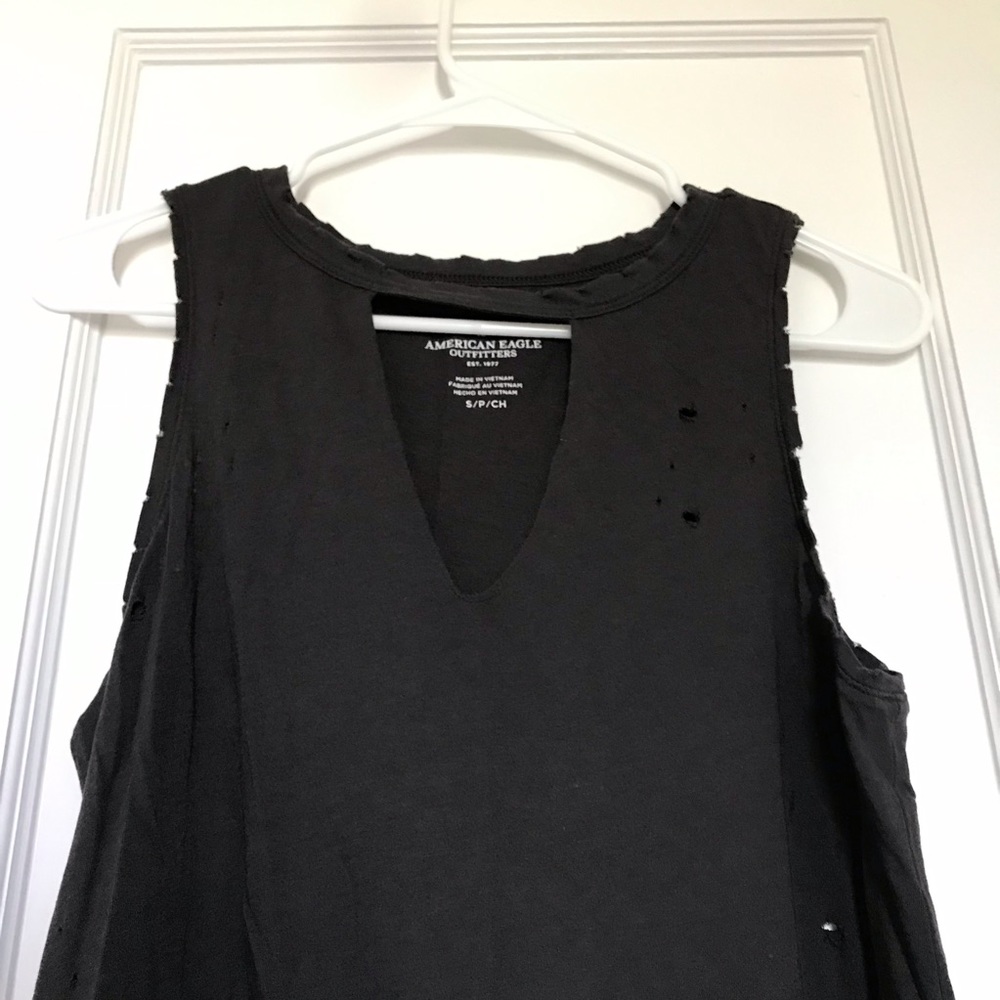 AMERICAN EAGLE Grey Distressed Tank